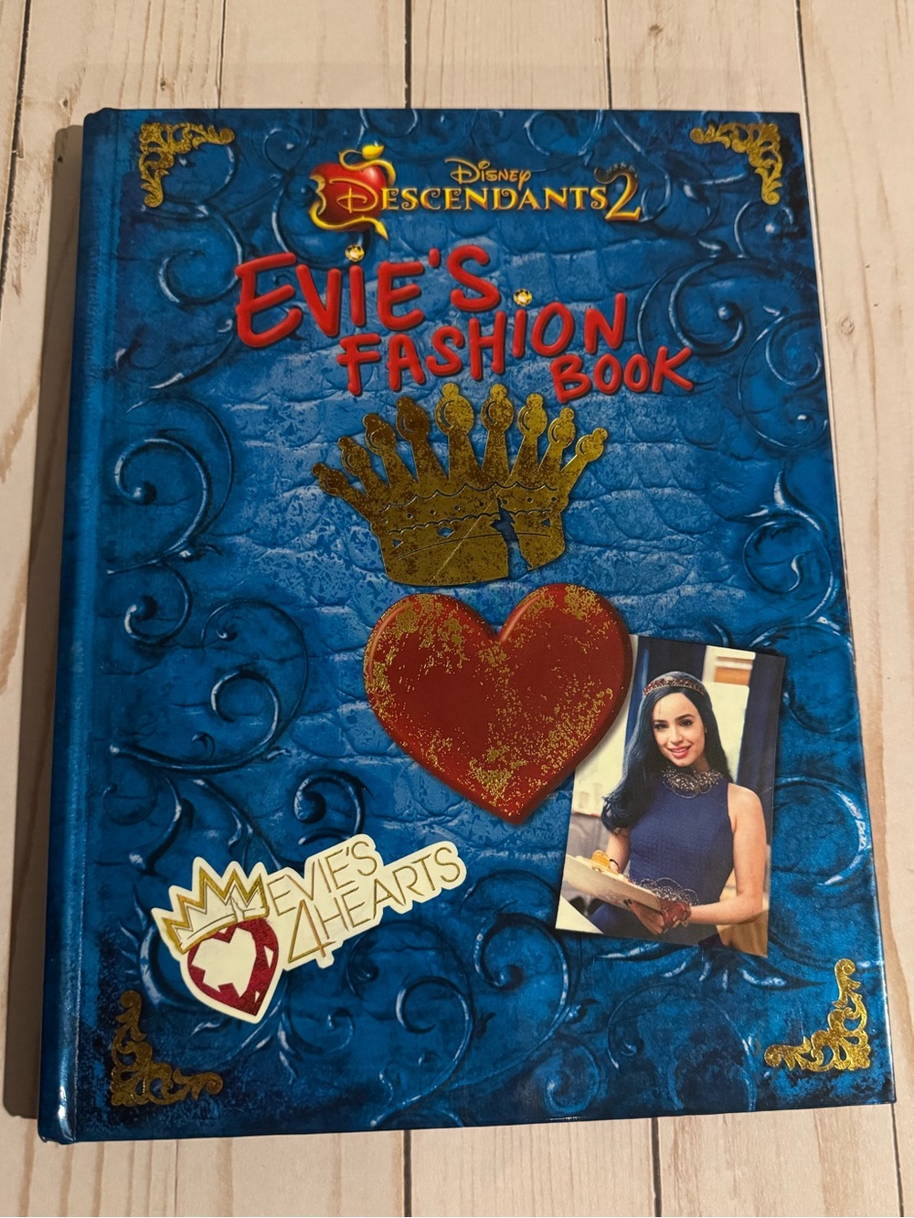 Evie’s Fashion Book